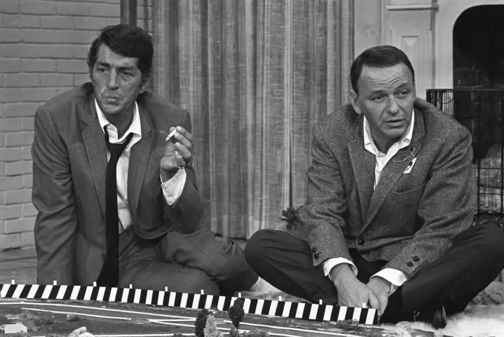 Photo of Both Dean Martin and Frank Sinatra Lost Loved Ones in Tragic Plane Crashes