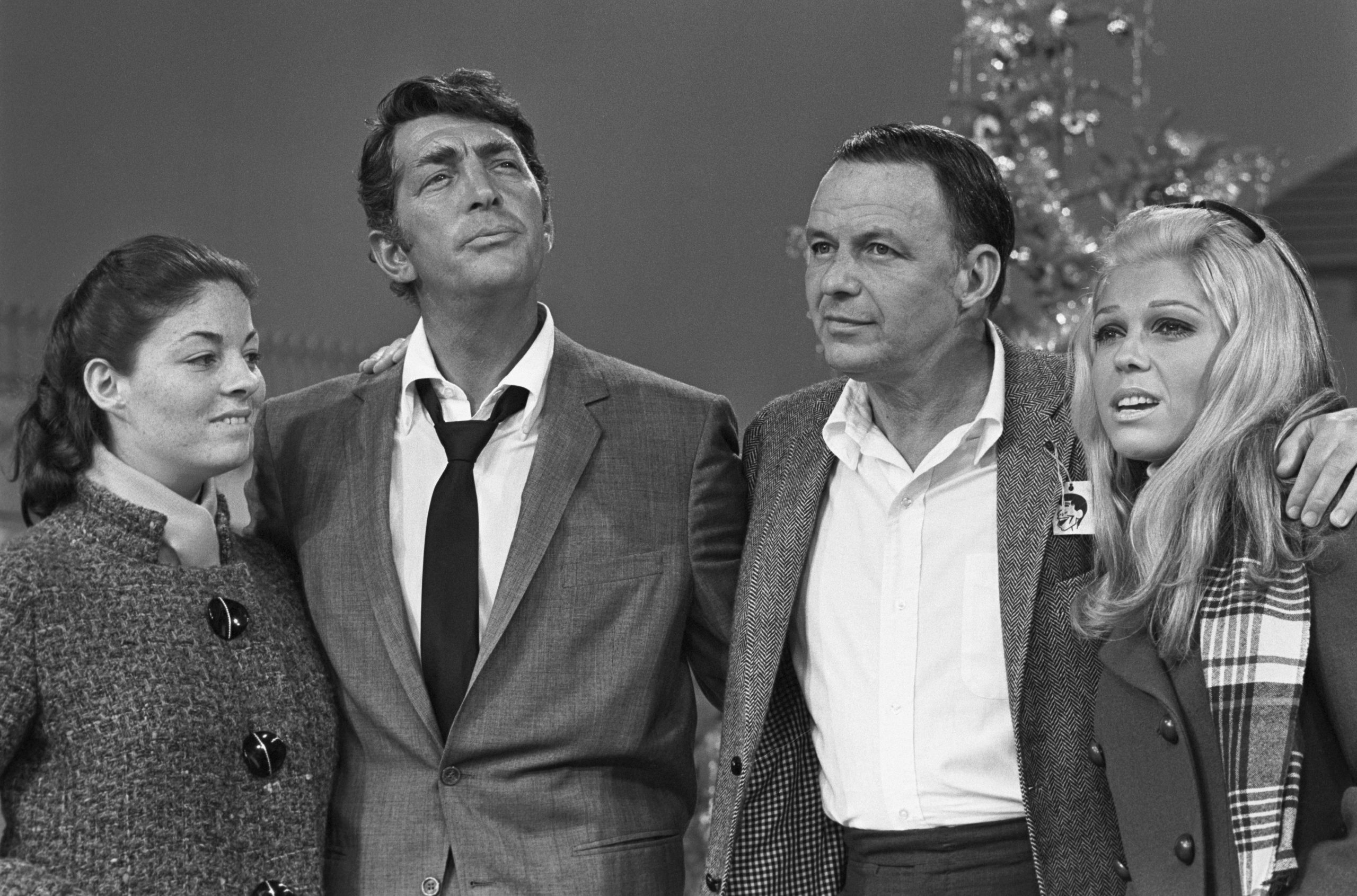 Photo of Why Dean Martin split with Jerry Lewis, adored Sinatra and pretended to drink