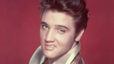 Photo of Elvis Presley Based His Look On a DC Superhero (Yes, Really)