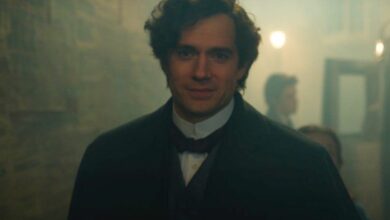 Photo of Henry Cavill’s Sherlock Gets Full Focus In Enola Holmes 2 First Footage