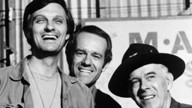 Photo of ‘M*A*S*H’ Star Alan Alda Once Forgot His Lines: Here’s What Happened