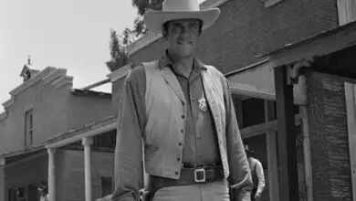 Photo of ‘Gunsmoke’: James Arness Held Record for Longest Stint Playing Single Character Until Kelsey Grammer Came for the Title