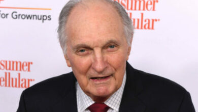 Photo of ‘M*A*S*H’ Star Alan Alda Explained What Continues to Drive Him in Later Years