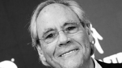 Photo of ‘M*A*S*H’: Comedian Robert Klein Turned Down Role of Trapper John as Well as ‘Night Court’ Starring Role