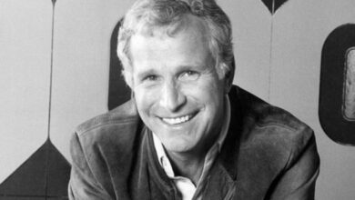 Photo of ‘M*A*S*H’: How Wayne Rogers Was a Comedic Genuis Off-Screen