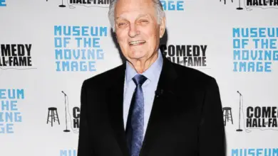 Photo of ‘M*A*S*H’ Star Said the Most Important Thing He Learned in College Wasn’t a ‘Field of Study’