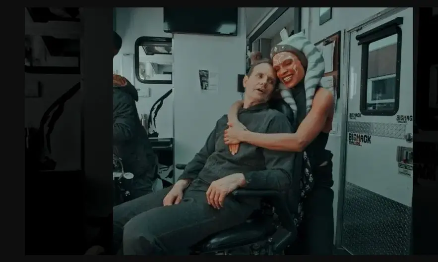 Rosario Dawson’s Ahsoka Hugs Michael Biehn In The Mandalorian Bts Image Movie News
