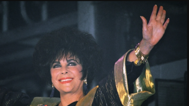 Photo of Hollywood Mourns the Loss of Elizabeth Taylor