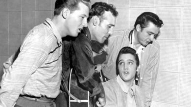 Photo of Jerry Lee Lewis Was Once Arrested at the Gates of Elvis Presley’s Graceland: Here’s Why