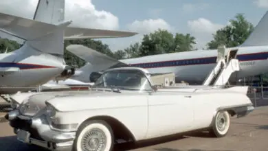 Photo of Elvis Presley’s Rare Continental Mark II Traveling to New York Auto Show