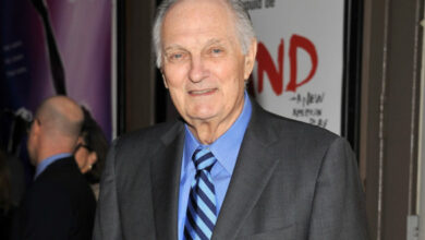Photo of ‘M*A*S*H’ Star Alan Alda Discussed His Reaction To Parkinson’s Diagnosis