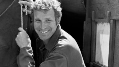 Photo of ‘M*A*S*H’: Why Did Trapper John Actor Wayne Rogers Leave the Show After Three Seasons?