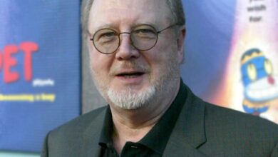 Photo of ‘M*A*S*H’ Star David Ogden Stiers Reveals He’s Gay
