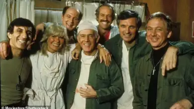 Photo of What happened to the mega stars of M*A*S*H? As Nurse Able actress Judy Farrell dies at age 84 after suffering a stroke, FEMAIL reveals what became of her sitcom co-stars – 51 YEARS after the hit TV series premiered